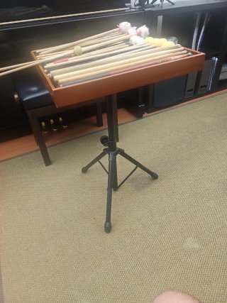 Soporte para baquetas de percusión