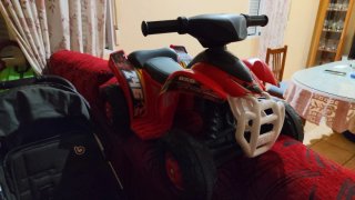 Quad a batería infantil rojo
