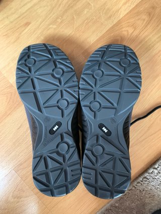 Botas de trabajo grises y negras