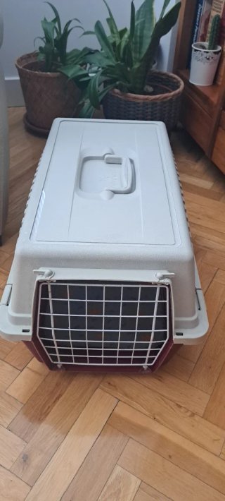 Transportín para mascotas casi nuevo