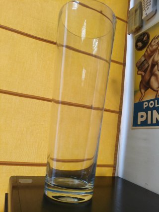 Jarrón de cristal transparente
