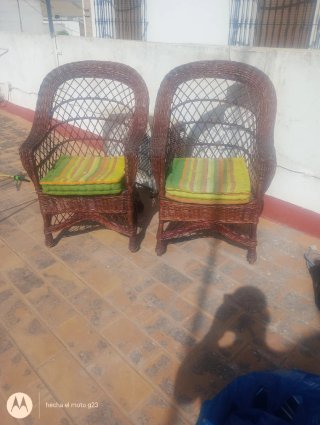 2 Sillones de mimbre con cojines
