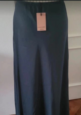 Falda larga satinada Gallery Talla M