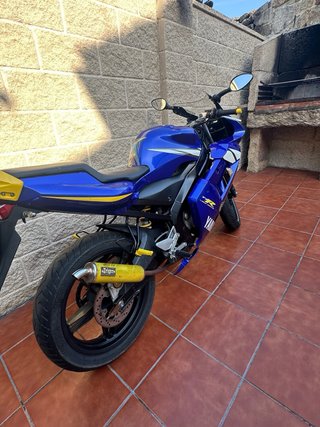 Yamaha TZR 50cc Azul/Amarillo valentino rosi