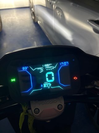 Piaggio 1 Active electric 60 Negra/Gris