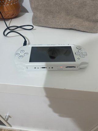 PSP Blanca Sony  Incluye cargador