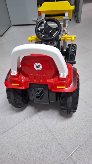 Tractor de pedales con pala