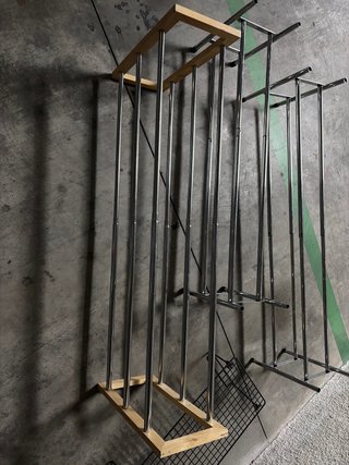 Zapateros metálicos y de madera