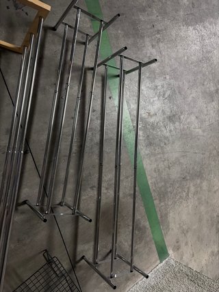 Zapateros metálicos y de madera