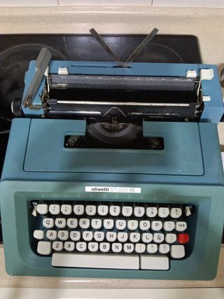 Olivetti Studio 46 Máquina de Escribir Antigua