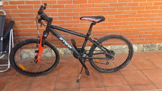 Bicicleta B'TWIN Negra