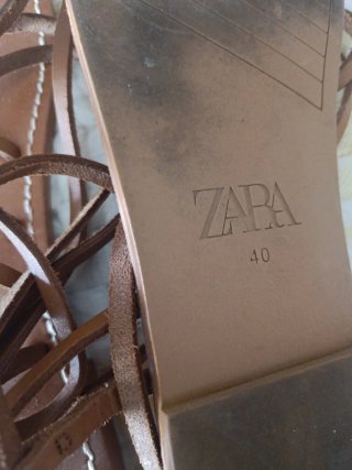 Sandalias Zara piel marrón atadas