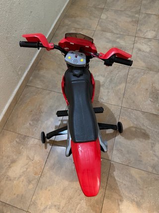 MOTO BATERIA FEBBER CON RUEDINES