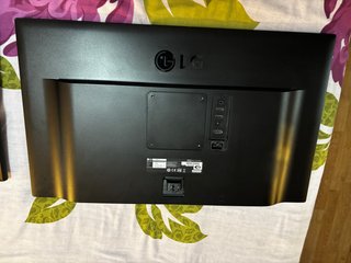 2 Monitores LG 27 4K IPS 27UD58 + HDMI