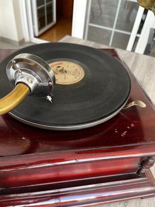 Gramola Vintage Marrón y Dorado