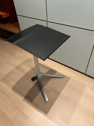 Mesita auxiliar cama para comer/escritorio
