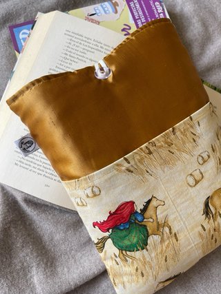 Funda literaria con bolsillo