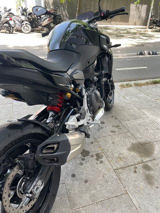 BMW F900R TripleBlack 2025 - 1700km