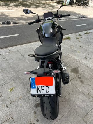 BMW F900R TripleBlack 2025 - 1700km