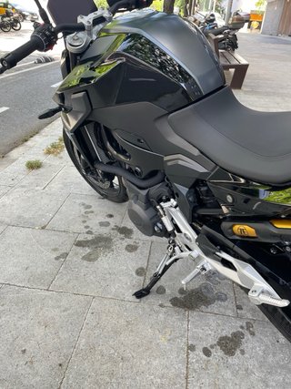 BMW F900R TripleBlack 2025 - 1700km