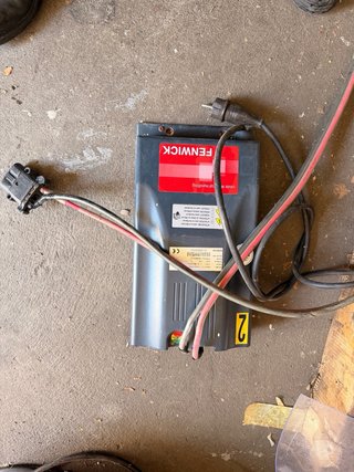 Cargador Batería Fenwick F7BTDX-0009HX-2