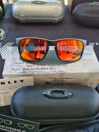 Oakley Holbrook Prizm Gafas de Sol Negras Rojas