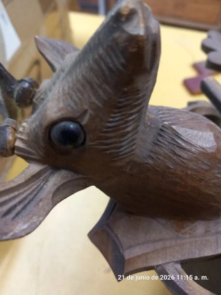 Antiguo Reloj de Cuco de Madera