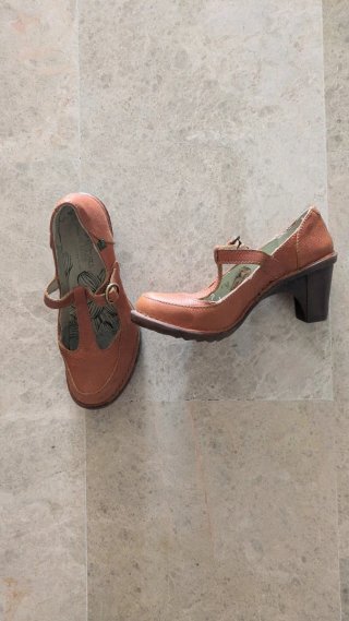 Zapatos NaturaLSTA Marrones T-Strap