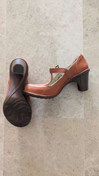 Zapatos NaturaLSTA Marrones T-Strap