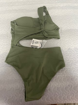Bañador mujer verde asimétrico