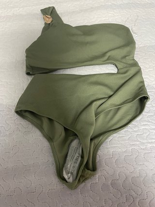 Bañador mujer verde asimétrico