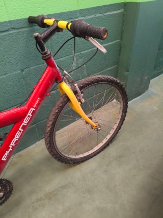 Bicicleta de Montaña Pyrener Sport Roja