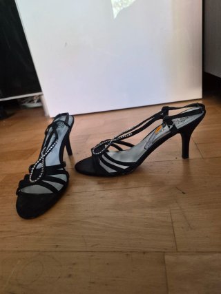 Sandalias fiesta Marypaz negras con brillos talla