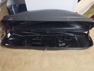Cofre de techo aerodinámico para coche.