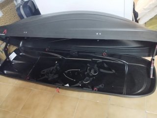 Cofre de techo aerodinámico para coche.