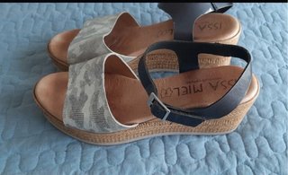 Sandalias ISSA MI negras y plata Talla 40