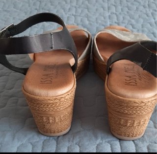 Sandalias ISSA MI negras y plata Talla 40