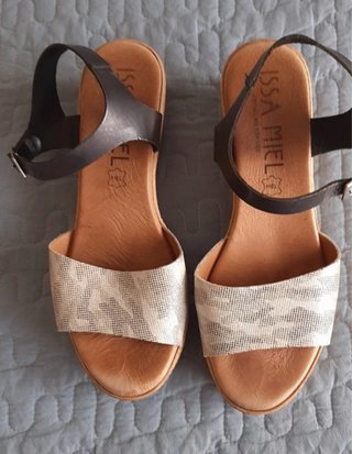 Sandalias ISSA MI negras y plata Talla 40