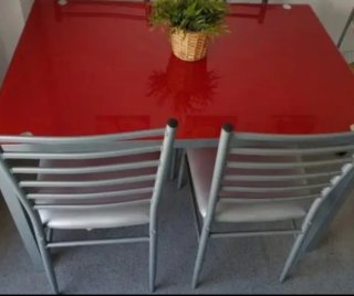 Mesa Comedor Cristal Roja y Metal