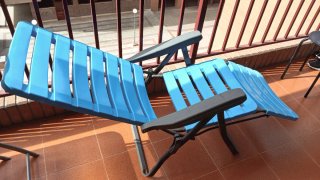 Mesa y 2 sillas terraza cristal y metal