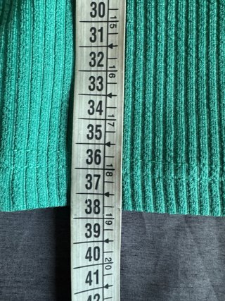 Top corro verde a costine elasticizzato