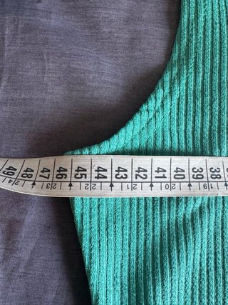 Top corro verde a costine elasticizzato