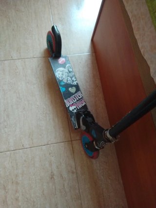 Patinete infantil Monster High