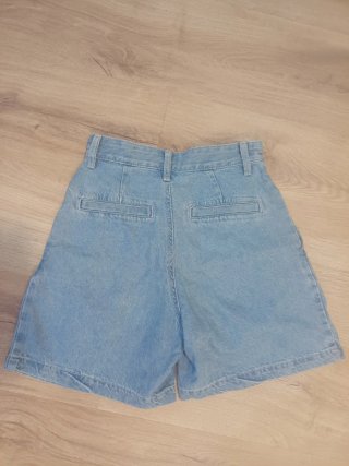 Pantalón corto vaquero Bershka T.32