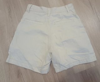 Pantalón corto Bershka beige T.32
