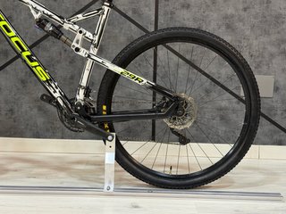 Focus Super Bud 29R personalizada