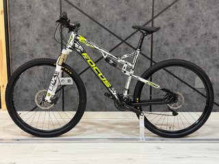 Focus Super Bud 29R personalizada
