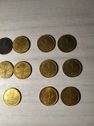 Lotto 10 monete da 20 Lire vari anni dai 50 in poi