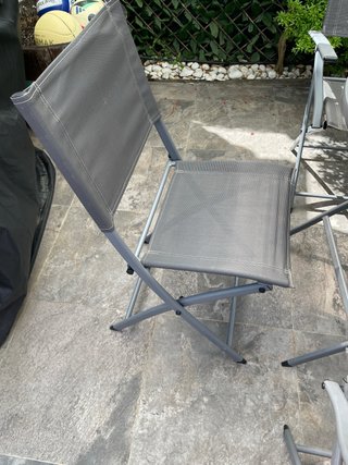 Conjunto mesa y 4 sillas plegables jardín