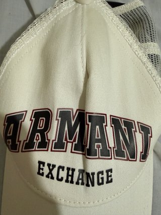 Gorra Armani Exchange Blanca y Negra